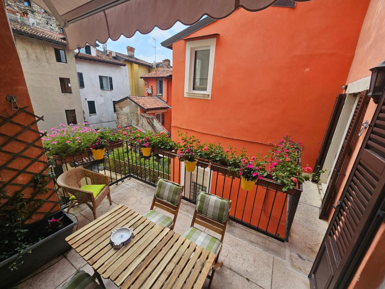 Il Cortiletto- Le Piazze Apartment Бреша Екстериор снимка